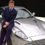 James Bond: Aston Martin na lodzie
