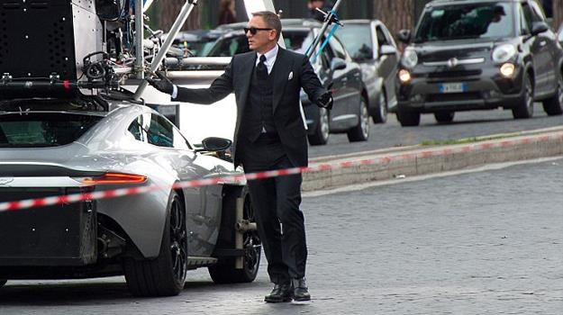 James Bond musi sobie radzić z różnymi rodzajami niebezpieczeństw /materiały prasowe