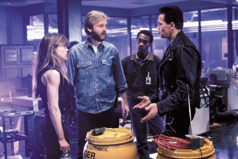 James Cameron (drugi z lewej) swoimi kolejnymi filmami zawsze wyprzedzał epokę /CAROLCO/Entertainment Pictures /Agencja FORUM