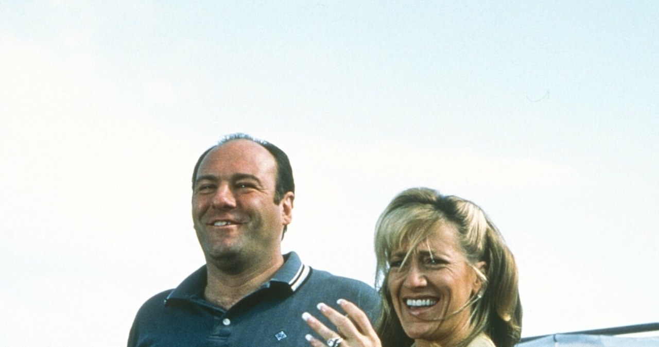 James Gandolfini i Edie Falco w "Rodzinie Soprano" /HBO/Courtesy Everett Collection/Everett Collection/East News /East News