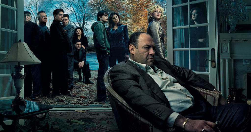 James Gandolfini na grafice promującej serial "Rodzina Soprano" /materiały prasowe