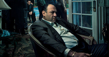 James Gandolfini w mafijnym ubraniu /materiały dystrybutora