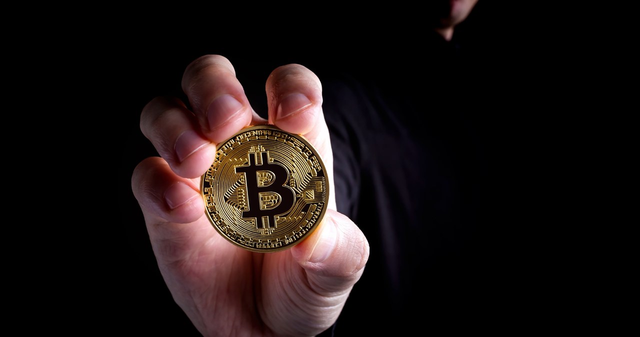 James Howells w 2013 roku przez pomyłkę posłał na wysypisko śmieci 8 tysięcy bitcoinów. /123RF/PICSEL