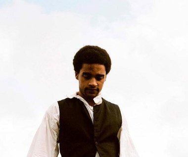 James Howson w scenie z filmu "Wichrowe wzgórza"