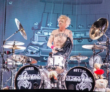 James Kottak pogrąża się w nałogu. Katastrofalny występ byłego muzyka Scorpions