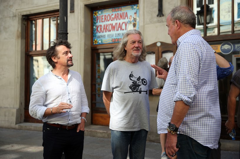 James May (C) z ekipą "The Grand Tour" podczas wizyty w Krakowie /Vito Corleone/SOPA Images/LightRocket /Getty Images