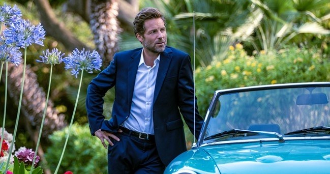Jamie Bamber ("Battlestar Galactica") w serialu "Cannes Confidential" /Viaplay /materiały prasowe