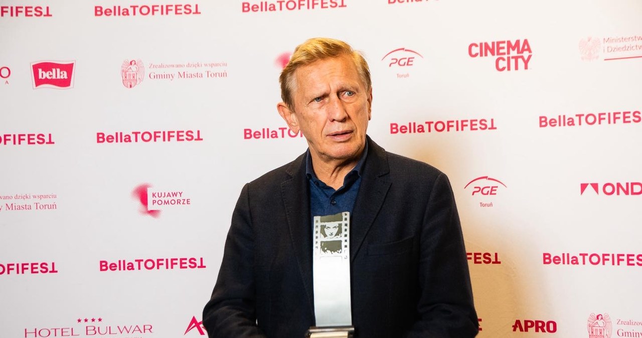 Jan Englert z Nagrodą Filmową Marszałka Województwa Kujawsko-Pomorskiego Piotra Całbeckiego im. Poli Negri /Zofia Małoń /materiały prasowe