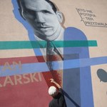 Jan Karski: Na warszawskiej Pradze odsłonięto mural "Kto nie potępia, ten przyzwala"