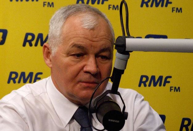 Jan Krzysztof Bielecki: "Problemy najlepiej załatwiać w rodzinie" /RMF