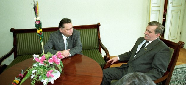 Jan Olszewski i Lech Wałęsa na zdj. z 1992 roku /Ireneusz Radkiewicz  /PAP