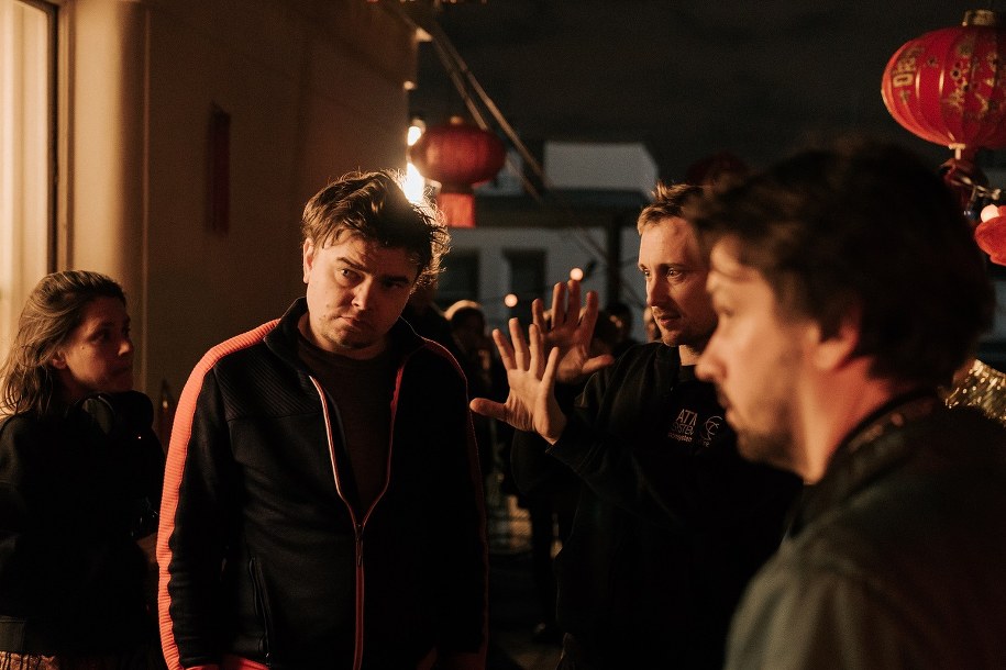 Jan P. Matuszyński i Kacper Fertacz na planie filmu /fot. Łukasz Bąk/Wonder Films /Materiały prasowe