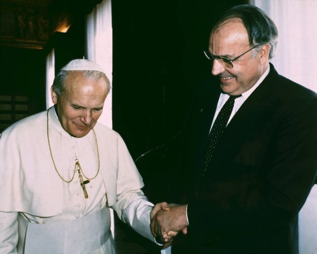 Jan Paweł II i kanclerz Niemiec Helmut Kohl / 	dpa   /PAP/EPA