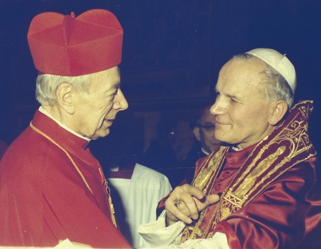 Jan Paweł II i prymas Polski kardynał Stefan Wyszyński. /Andrzej Kossobudzki Orłowski /PAP