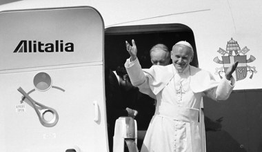 Jan Paweł II przyjeżdża do Polski Ludowej