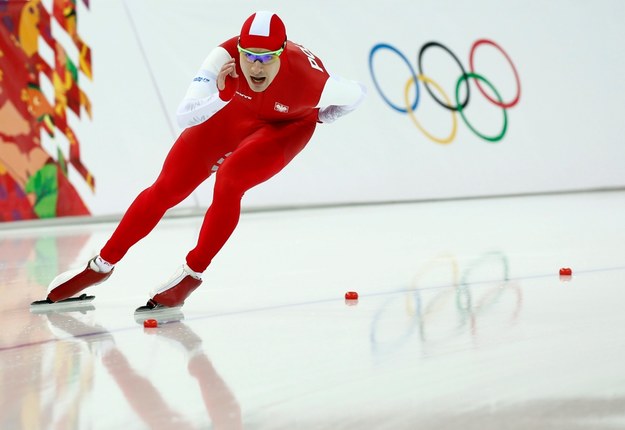 Jan Szymański w biegu na  1500 m podczas igrzysk olimpijskich w Soczi /VINCENT JANNINK /PAP/EPA
