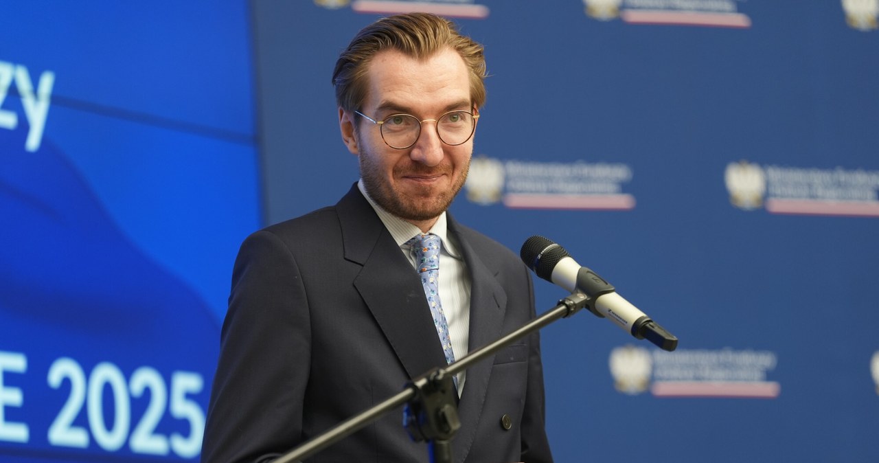 Jan Szyszko, wiceminister funduszy i polityki regionalnej. Resort rozpoczął konsultacje projektu Planu Społeczno-Klimatycznego /Tomasz Jastrzębowski /Reporter