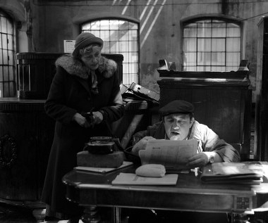 Jan Tesarz zadebiutował na ekranie w 1965 roku w telewizyjnym filmie "Powrót doktora von Kniprode'a". Rok później w "Bokserze" Juliana Dziedziny" wcielił się w postać prezesa klubu sportowego.

W trakcie wieloletniej kariery występował w epizodycznych rolach w kultowych polskich serialach: w "Stawce większej niż życie" mignął na ekranie jako SS-man jadący w pociągu razem z łączniczką Elsą Schnidtke (Anna Seniuk); w "Przygodach pana Michała" pojawił się w roli żołnierza w Chreptiowie; w "Lalce" Ryszarda Bera był mężczyzną prowadzącym licytację; z kolei w "Królowej Bonie" pojawił się w dwóch odcinkach jako wojewoda trocki Olbracht Gasztołd.