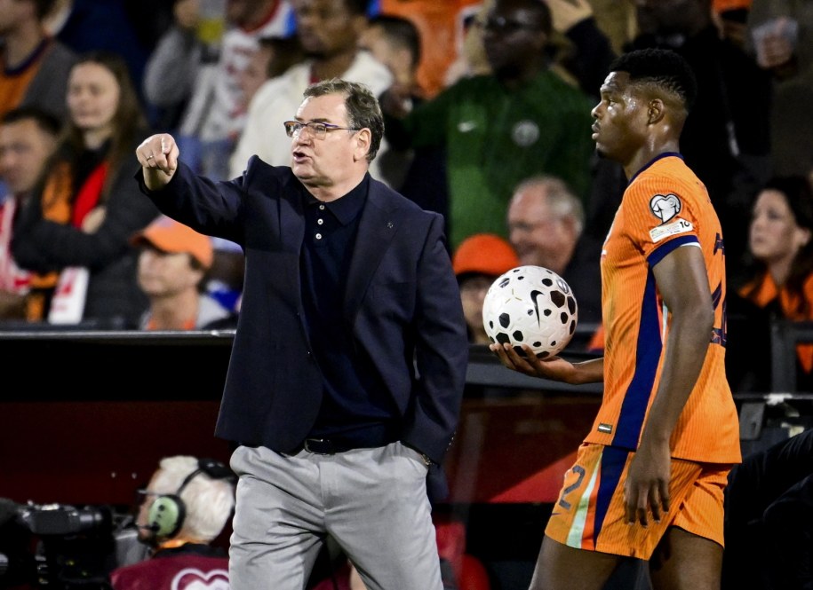 Jan Urban i Denzel Dumfries /Olaf Kraak /PAP/EPA