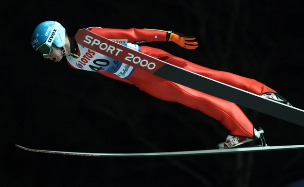 Jan Ziobro w pierwszej serii konkursu Pucharu Świata w skokach narciarskich /Grzegorz Momot /PAP