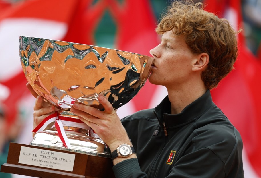 Jannik Sinner /SEBASTIEN NOGIER  /PAP/EPA