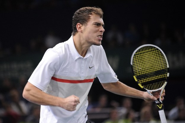 Janowicz triumfuje. Jutro zagra w finale turnieju ATP w Paryżu /PAP/ EPA /PAP/EPA