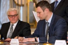 Janukowycz i liderzy opozycji podpisali porozumienie