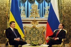 Janukowycz obiecuje poprawę stosunków z Rosją 
