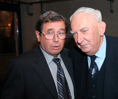 Janusz Gajos twierdzi, że to, jakim jest aktorem, zawdzięcza w dużej mierze Gustawowi Holoubkowi, który w czasie pracy nad rolą zwrócił mu uwagę, że gra "za bardzo". 

"Uważam to za jedną z najwspanialszych uwag, jakie można zrobić aktorowi w każdym wieku. Staramy się, a jednak wypełnieni jesteśmy jakimś procentem próżności i ten "diabeł" nas czasem kieruje na złe drogi" - wyjaśnił Gajos.