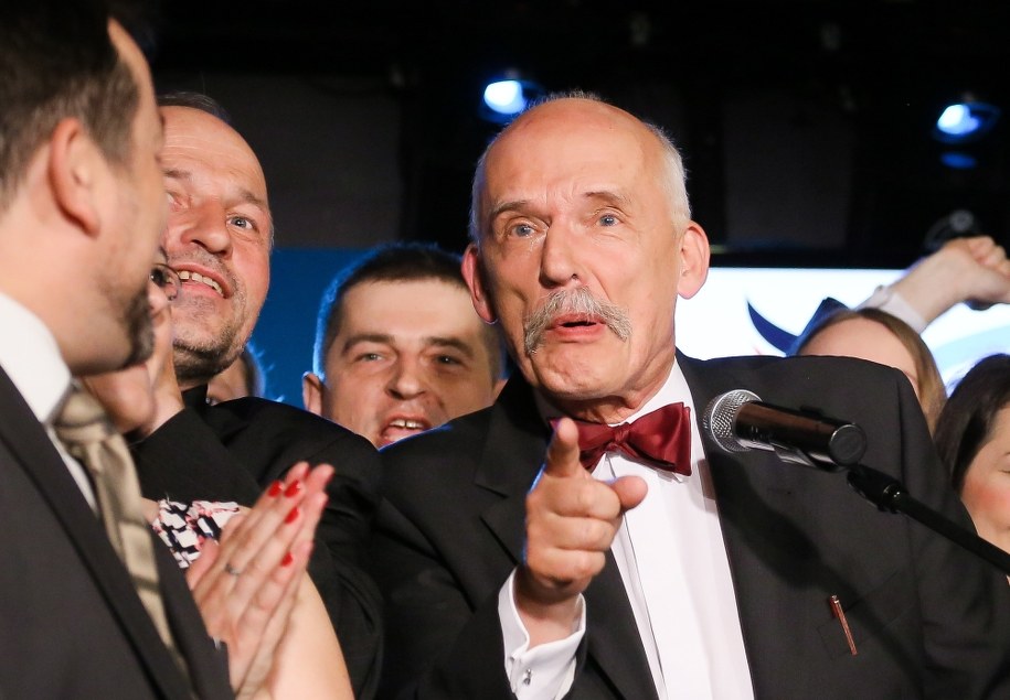 Janusz Korwin-Mikke po ogłoszeniu wstępnych wyników wyborów /Paweł Supernak /PAP