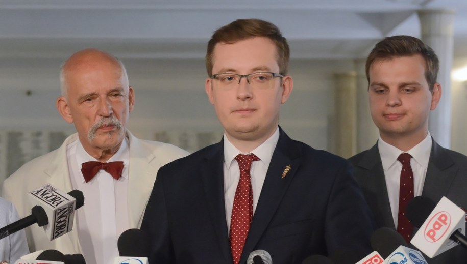 Janusz Korwin-Mikke, Robert Winnicki i Jakub Kulesza / 	Jakub Kamiński    /PAP