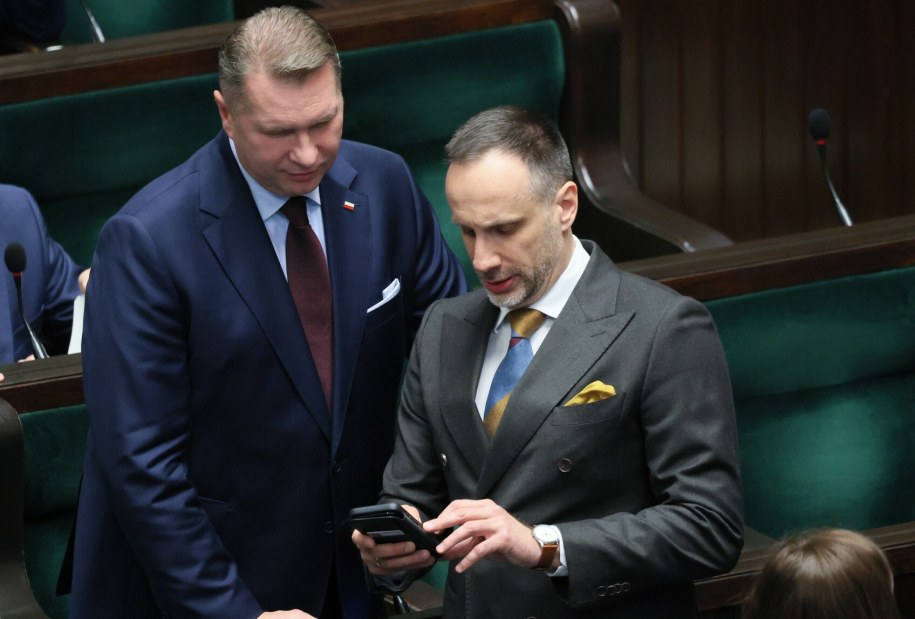 Janusz Kowalski i Przemysław Czarnek w Sejmie /Wojciech Olkuśnik /East News