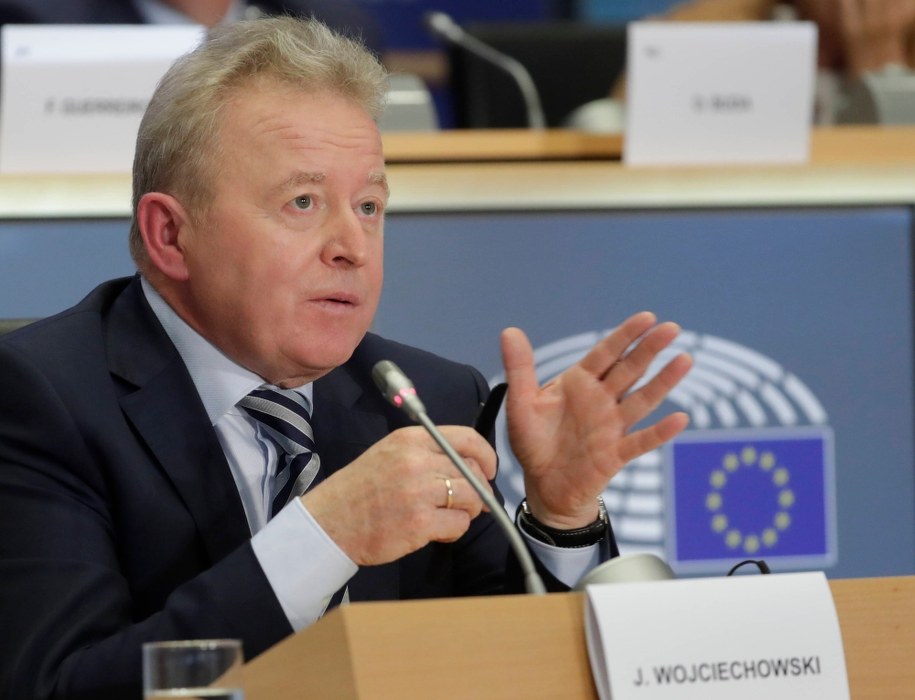 Janusz Wojciechowski podczas przesłuchania w PE /OLIVIER HOSLET /PAP/EPA