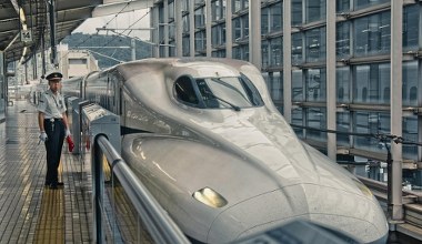 Japonia buduje najszybszy pociąg świata. Ponad 600 km/h na torach