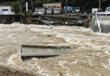 Japonia: Powódź i lawina błotna po ulewach. Co najmniej trzy ofiary