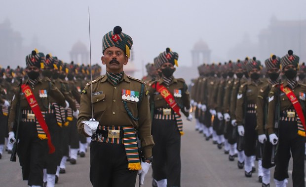 Japonia zacieśnia współpracę z Indiami, które dozbrajają się u Rosji