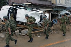 Japonia: Zniszczenia po przejściu tajfunu
