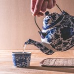 Japońska "herbata na jelita". Pij codziennie przed obiadem i przekonaj się, co się stanie