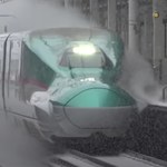 Japońska kolej kontra śnieg na torach