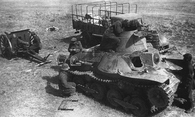 Japoński czołg Typ 95 Ha-Go zdobyty przez żołnierzy radzieckich podczas bitwy nad Chałchin–Goł /Wikimedia Commons /INTERIA.PL/materiały prasowe