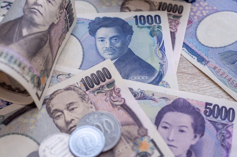 Japoński jen osiągnął najniższy od 34 lat poziom wobec dolara /123rf.com /123RF/PICSEL