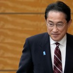 Japoński premier zwolnił swojego syna. Poszło o "nieodpowiednie zdjęcia"