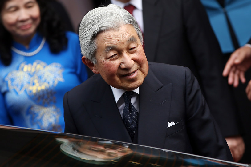 Japoński rząd przyjął ustawę zezwalającą na abdykację cesarza Akihito /LUONG THAI LINH /AFP