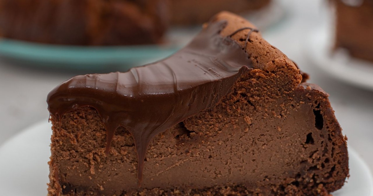 Japoński serniczek czekoladowy zrobisz z tylko 3 składników /A_Lein /Canva Pro