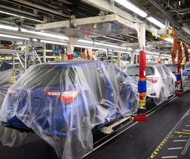 Japońskie zakłady Toyoty wstrzymują produkcję