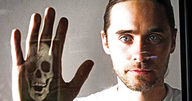 Jared Leto na plakacie filmu "Artifact" /materiały prasowe