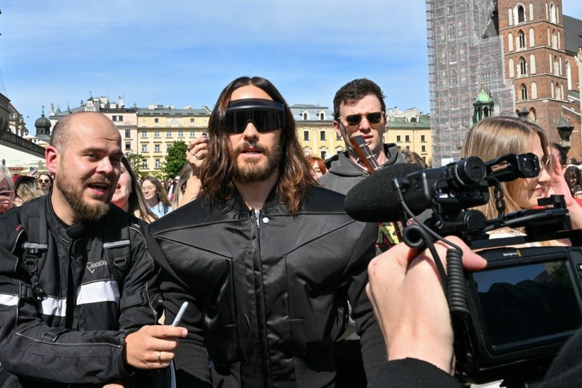 Jared Leto zaskoczył fanów  na Rynku Głównym /Tadeusz Koniarz/REPORTER /East News