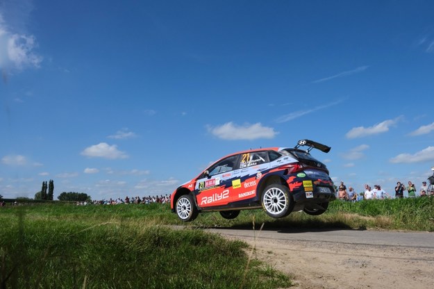 Jari Huttunen i Mikko Lukka odnieśli historyczne zwycięstwo w oficjalnym debiucie Hyundaia i20 N Rally2 /Materiały prasowe