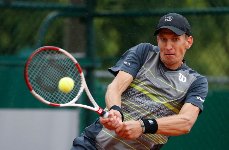 Jarkko Nieminen nie miał dziś szans z Polakiem /Christophe Karaba /PAP/EPA
