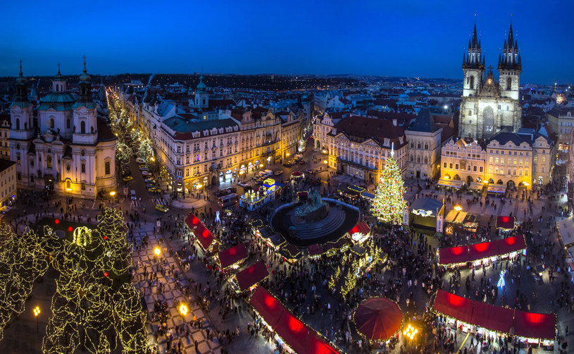 Jarmark bożonarodzeniowy, Praga (fot. https://www.pragueexperience.com) /